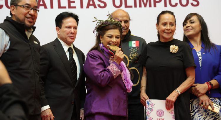 Brugada reconoce a atletas olímpicos y anuncia reformas para promover el deporte