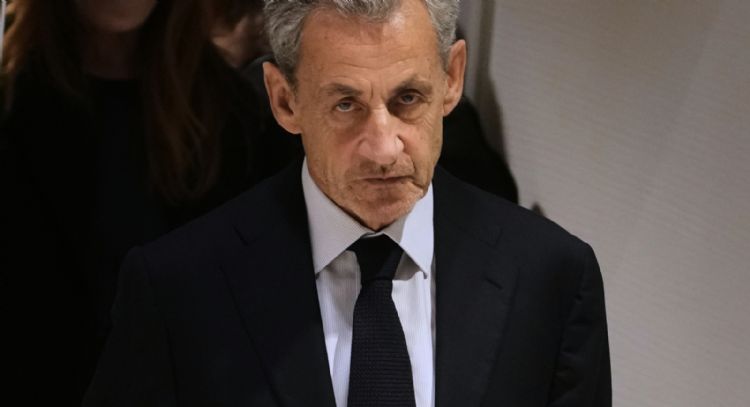 El expresidente francés Sarkozy contará con la protección de dos agentes en la cárcel
