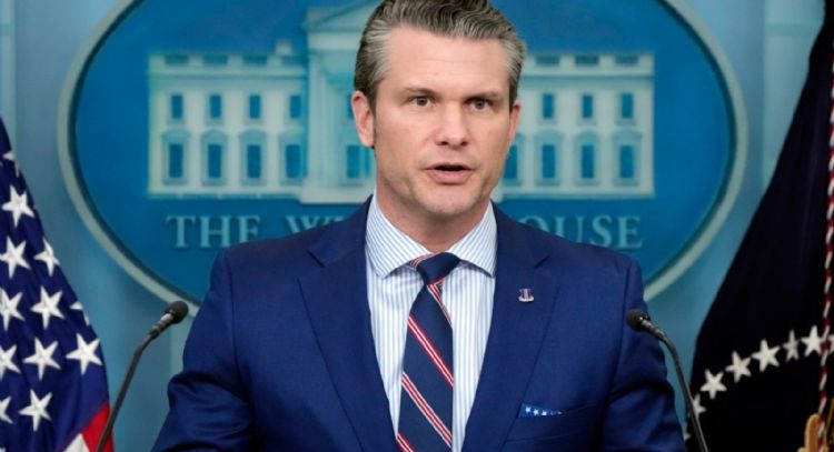 EU mata a dos personas en un ataque contra una supuesta narcolancha en aguas del Pacífico