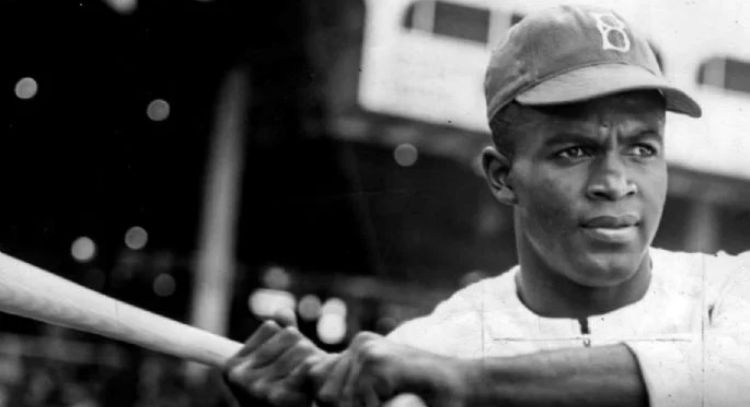 Jackie Robinson, el primer beisbolista afroamericano que jugó en Grandes Ligas