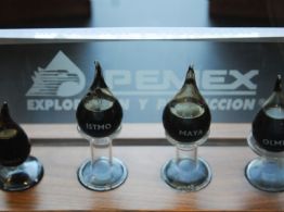 Deuda de México podría subir a 55% del PIB si continúan apoyos a Pemex, advierte Moody’s Ratings