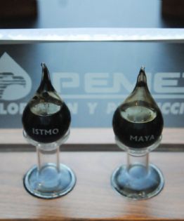 Deuda de México podría subir a 55% del PIB si continúan apoyos a Pemex, advierte Moody’s Ratings