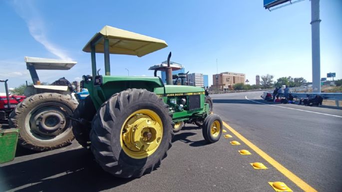 Productores agrícolas bloquean carreteras en Guanajuato