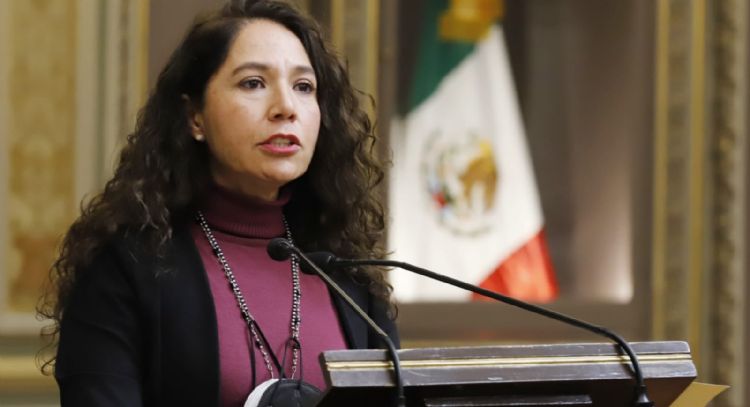 Multan e inhabilitan a axsecretaria de finanzas de Puebla por desvío de recursos públicos