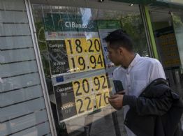 Peso pierde ante fortaleza económica en Estados Unidos