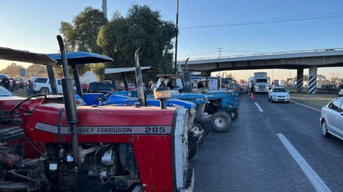 Continúa caos en Guanajuato por más de 30 horas de bloqueos de productores agrícolas