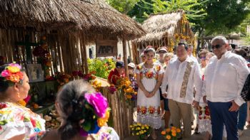 Gobierno del Renacimiento Maya impulsa las tradiciones con la Gran Muestra Estatal de Altares