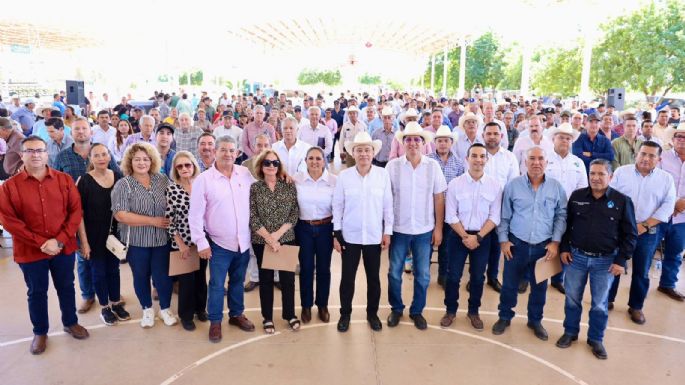 Con apoyos para el campo, salud especializada y becas, Gobernador Durazo cumple a familias del sur