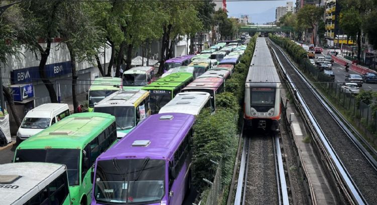 Transportistas posponen bloqueo masivo en CDMX; anuncian mesa de diálogo