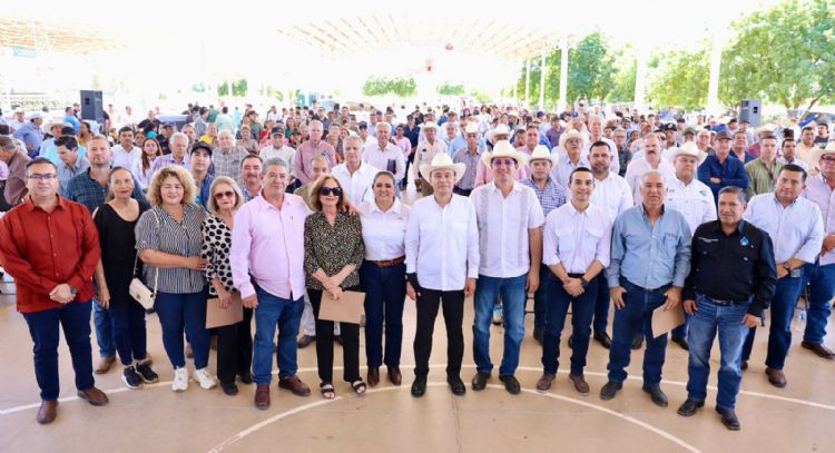 Con apoyos para el campo, salud especializada y becas, Gobernador Durazo cumple a familias del sur