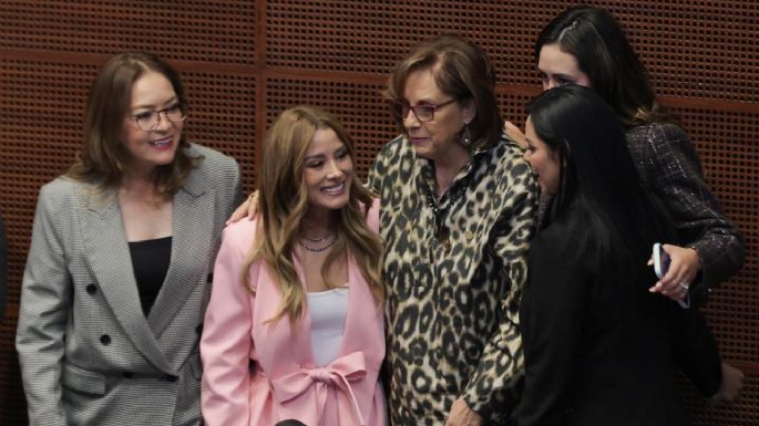 Senadoras de Morena piden a Paco Ignacio Taibo que se disculpe, no que renuncie (Video)