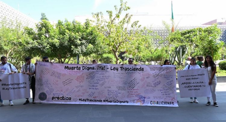 Entregan al Congreso la “Ley Trasciende”, iniciativa que promueve la eutanasia y la muerte digna