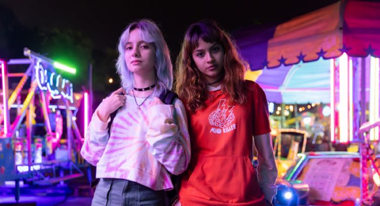 “Cometierra” presenta una generación de jóvenes familiarizados con desapariciones y feminicidios