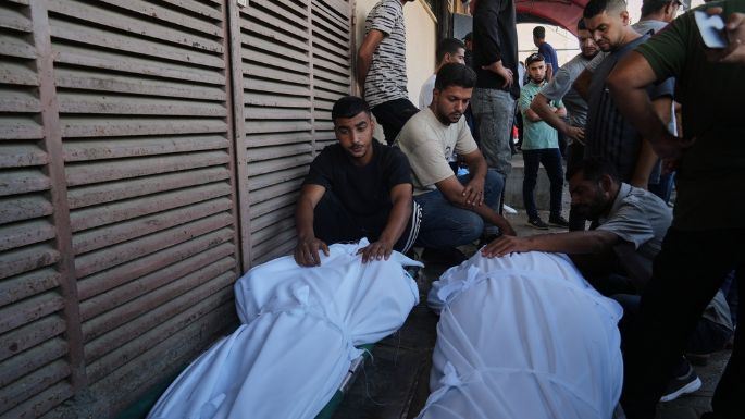 Israel sigue bombardeando Gaza y mata a decenas de personas, pese a los llamados de Trump