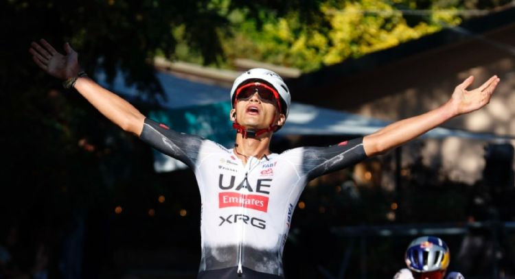 Isaac del Toro gana el Giro de Emilia y llega a 14 triunfos en 2025