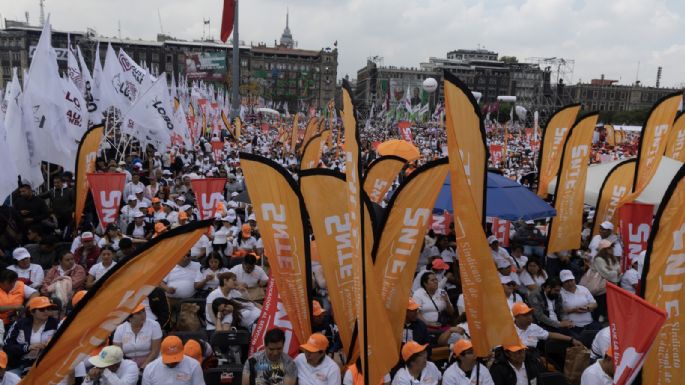 “20 compañeros por delegación”: Integrantes del SNTE recibieron indicaciones para acudir al informe