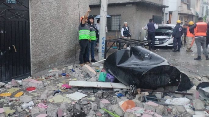 Fuga de gas provoca explosión en vivienda de Iztacalco