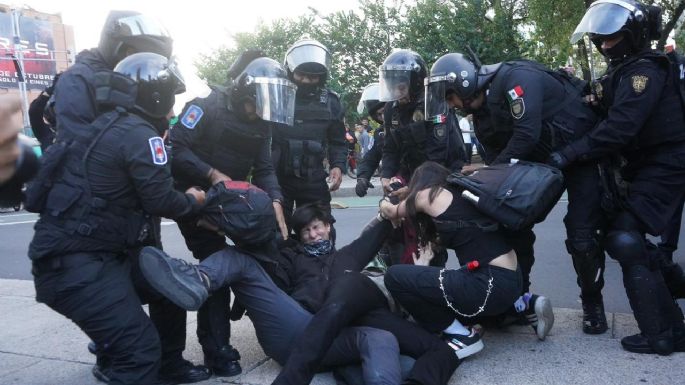 Encapuchados causan destrozos durante marcha en apoyo a Palestina (Video)