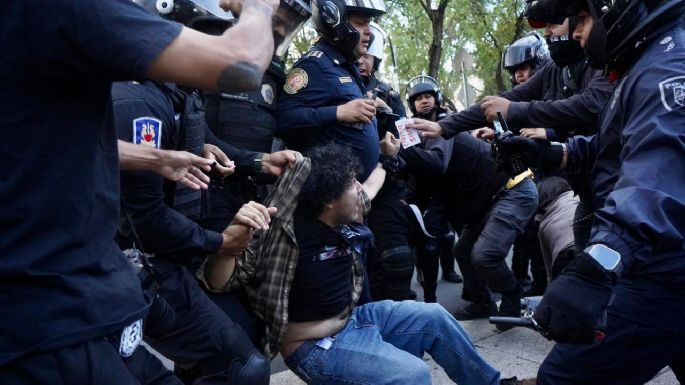 Encapuchados causan destrozos durante marcha en apoyo a Palestina (Video)
