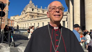 Obispo de El Paso, Texas lleva al Papa León XIV cartas de migrantes afectados por medidas en EU