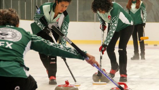 Selección femenil de curling se presenta en torneo clasificatorio rumbo a Juegos Olímpicos de Invierno