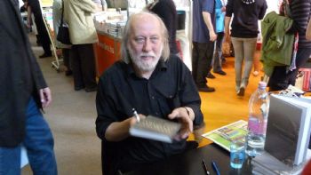 Obra de László Krasznahorkai es "siempre lúcida y sorprendente": Editorial Acantilado