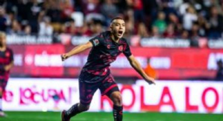 Gilberto Mora, la joya mexicana que acapara el foco de atención en Chile
