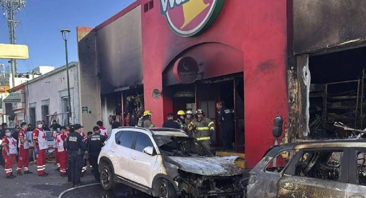 Gobierno de Sonora cancela festejos del Día de muertos tras incendio en tienda Waldo’s de Hermosillo