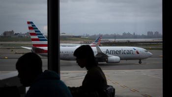 Cancelaciones y retrasos de vuelos empeoran mientras el cierre del gobierno se prolonga en EU