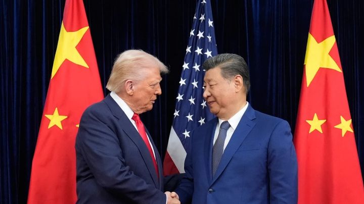 China anuncia restricciones a productos químicos tras acuerdo con Trump sobre aranceles al fentanilo