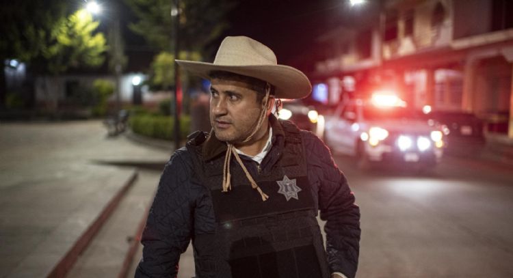 Detienen en Michoacán a seis escoltas de Carlos Manzo