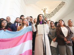 Morena rompe sesión por polémica en disculpa pública de América Rangel a activista trans