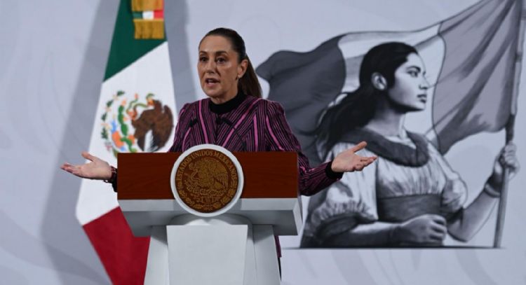 Sheinbaum justifica vallas en Palacio Nacional ante marchas de la CNTE y Generación Z