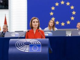 Sermones, bots y dinero en las elecciones de Moldavia