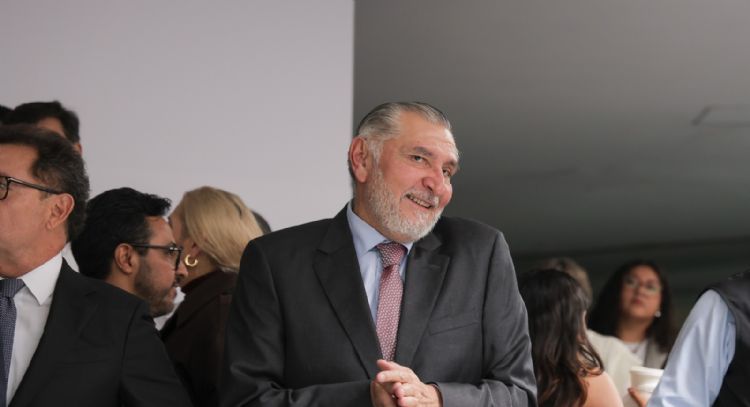 Festín de contratos multimillonarios para Adán Augusto y amigos en estados morenistas