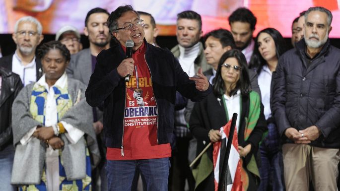 Bombardeos a disidencias de exFARC dejan siete menores muertos, dicen autoridades colombianas