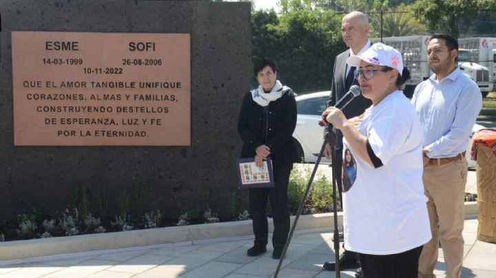 Develan memorial "Esme y Sofi", dos hermanas que fallecieron al caer en una coladera sin tapa