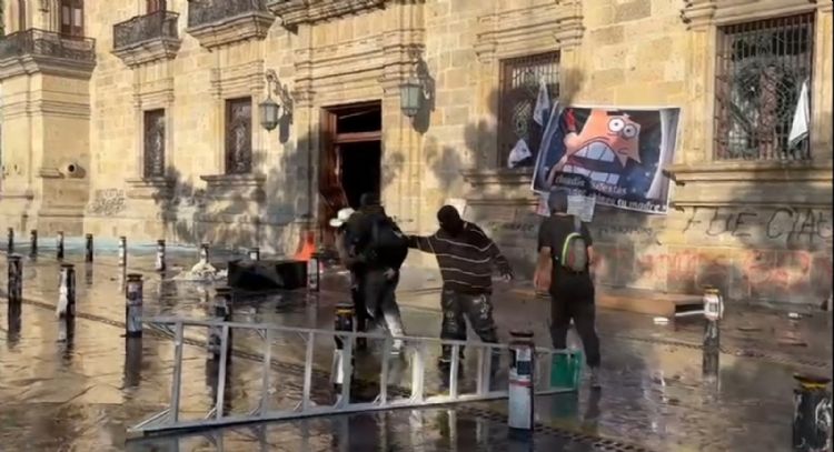 Manifestación de Generación Z en Guadalajara terminó en ataque al Palacio de Gobierno (Video)