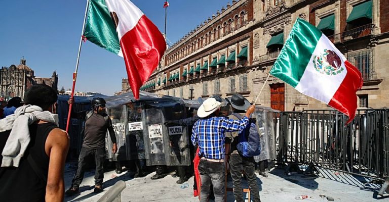 Los enfrentamientos se extendieron por más de cuatro horas. Foto José Manuel Jiménez