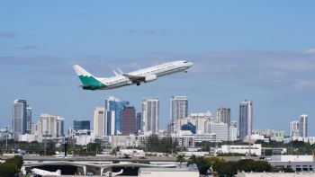 FAA levanta orden de reducción de vuelos; permiten a aerolíneas reanudar itinerarios regulares