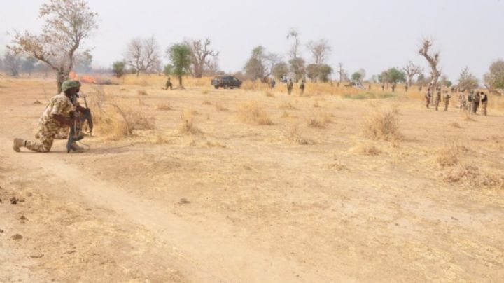 Secuestran a 25 alumnas en ataque contra una escuela de Nigeria