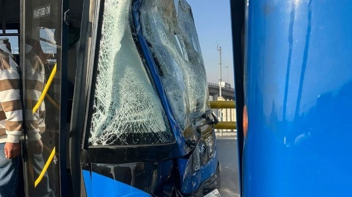 Choca Trolebús elevado a la altura de la estación Santa Martha; hay 26 heridos