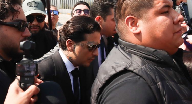 Jueza rechaza vincular a proceso a Christian Nodal en demanda de Universal Music