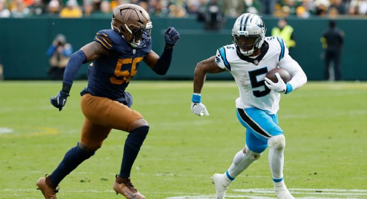 Rico Dowdle y Ryan Fitzgerald le dan a los Panthers una victoria de 16-13 sobre los Packers