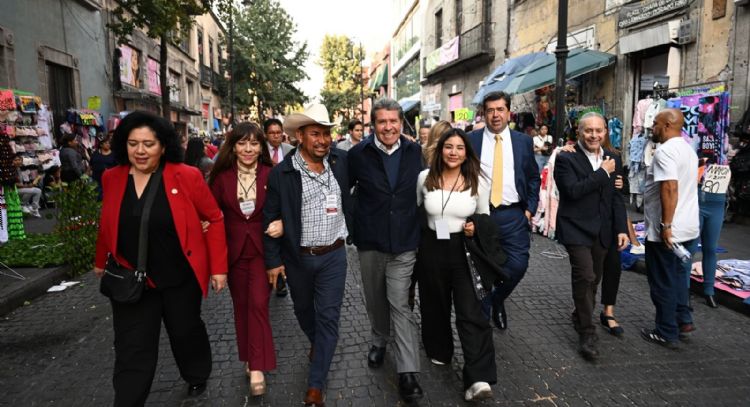 Legisladores de Morena y aliados se reúnen con Sheinbaum en Palacio Nacional