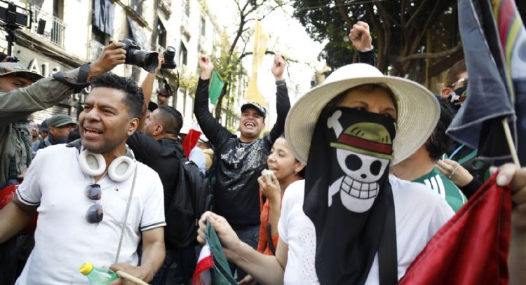 Cerco policial impide el paso al Zócalo de la segunda marcha de la Gen-Z