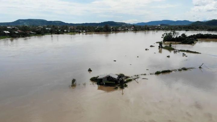 Número de muertos por inundaciones en Vietnam aumenta a 90