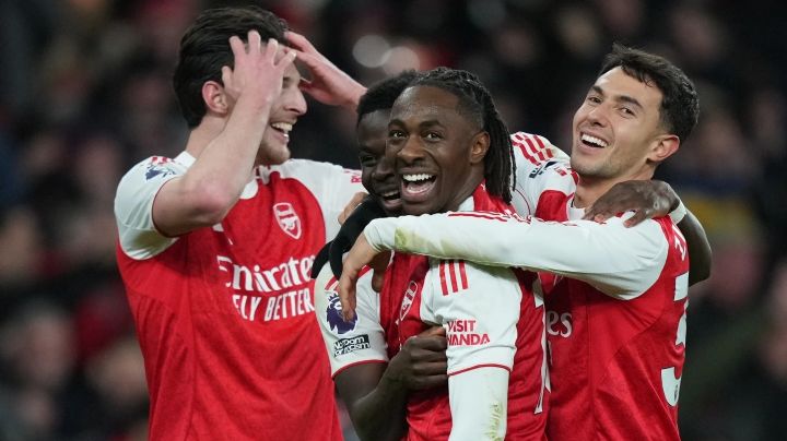 Arsenal golea 4-1 al Tottenham en el derbi del norte de Londres y lidera la Premier League