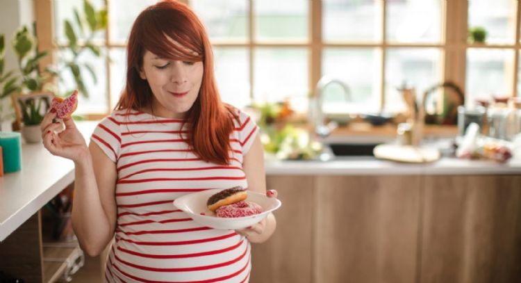 Antojos durante el embarazo pueden provocar alteraciones metabólicas en la descendencia