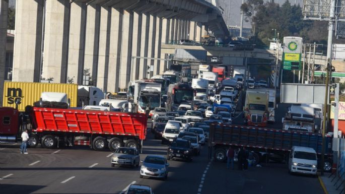 Transportistas paralizan principales arterias viales del país con megabloqueo